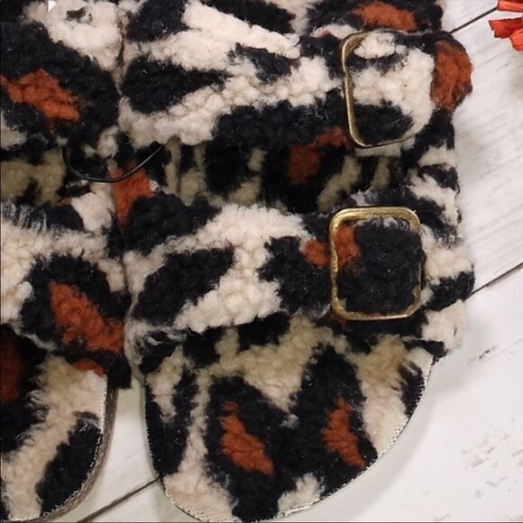 Secret Treasures Women's Cheetah Print Sandals || Size 6, 9, 11 - Picture 3 of 6